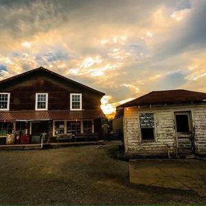 Meet your Posher, Johnny