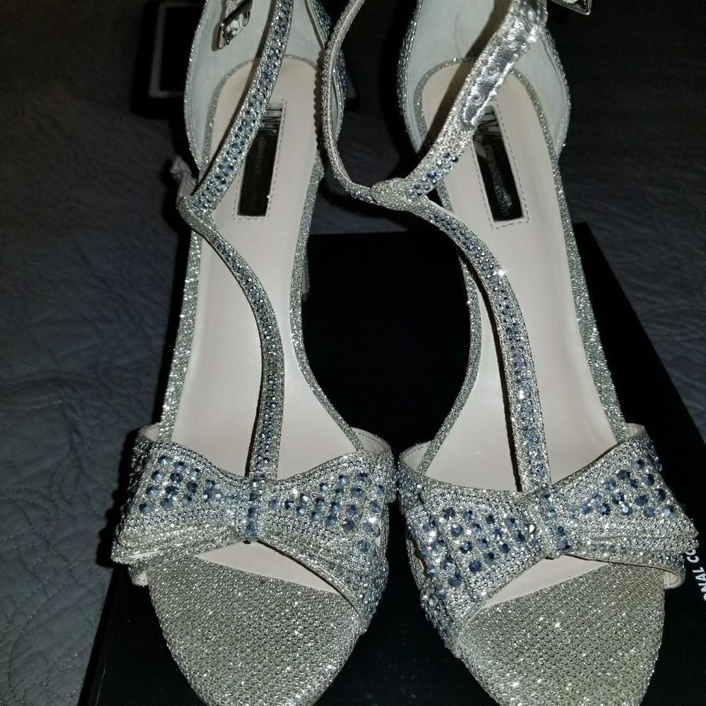 Beautiful 4inch INC HEELS WITH BOW