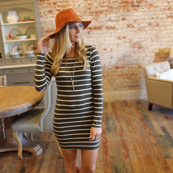 ✨LAST ONE✨Olive striped long sleeve bodycon - Picture 2 of 4