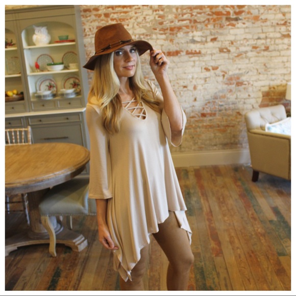✨LAST ✨ Taupe cross cross front asymmetrical tunic - Picture 4 of 5