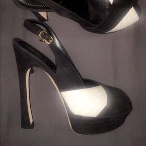 Yves Saint Laurent suede platform pumps size 39