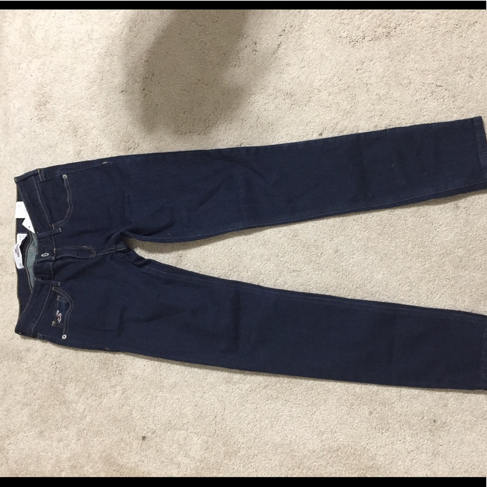 Hollister dark was jeans