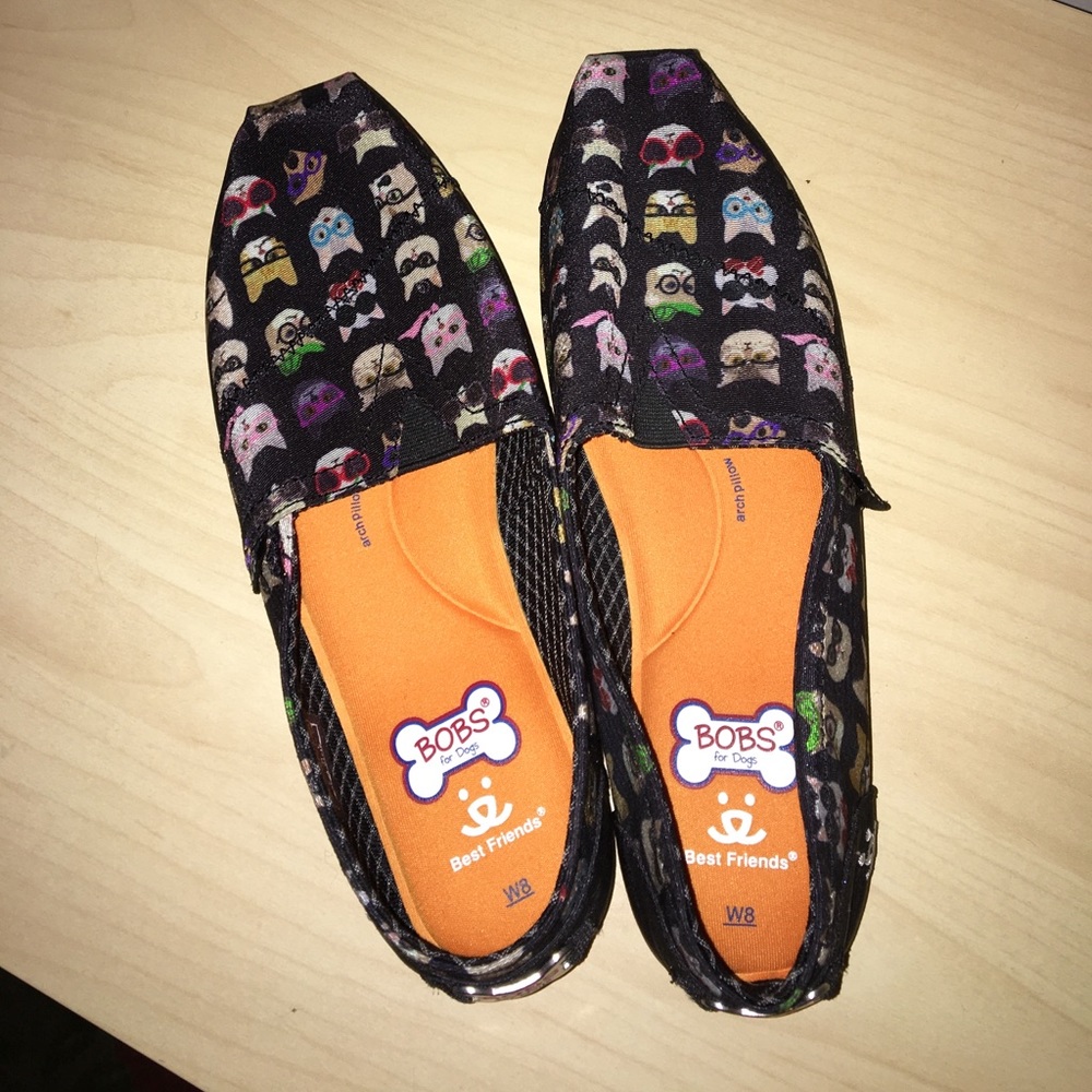 Black cat printed Skechers Bobs NWOT