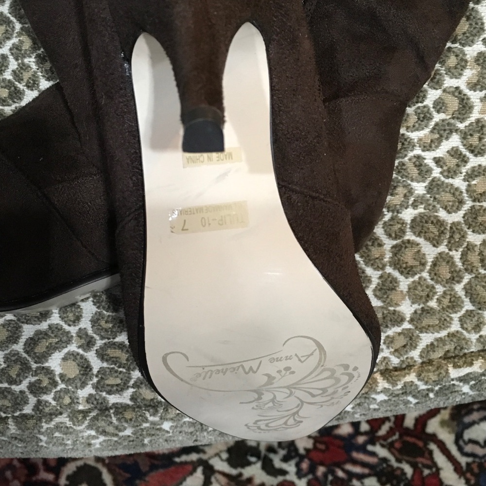 Boots - Picture 2 of 4