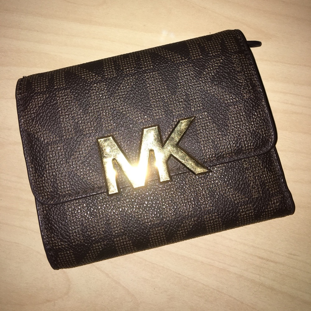 Michael Kors logo wallet