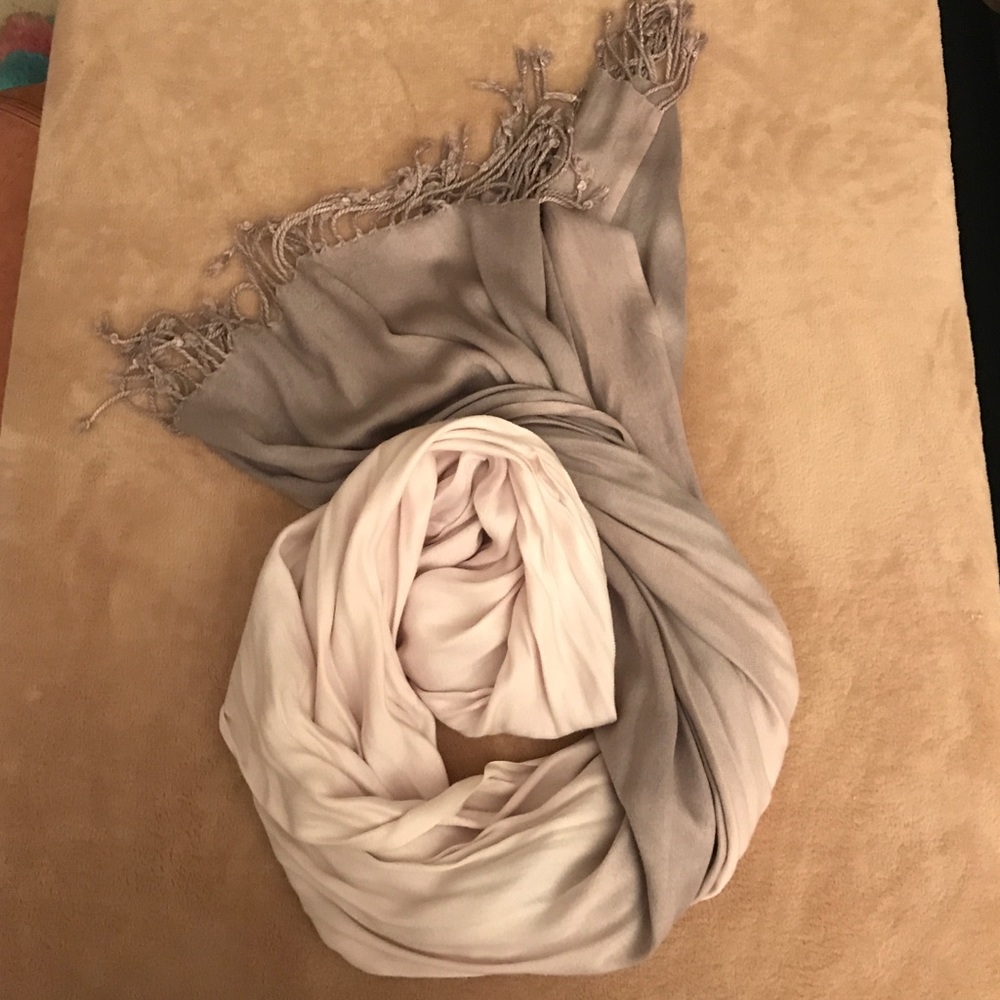 Soft Grey Dip died Scarf NWT