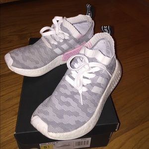 Adidas NMD_R2 grey and pink Adidas NMD_R2 grey and pink