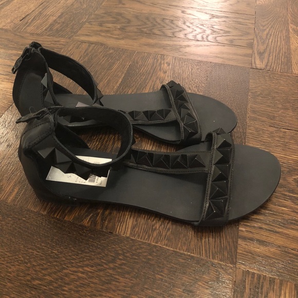 Ash Geometric Embossed Sandals - Picture 2 of 8
