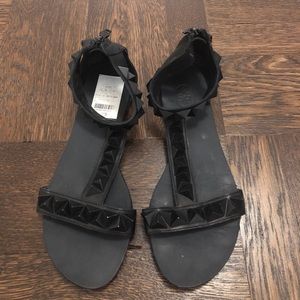 Ash Geometric Embossed Sandals