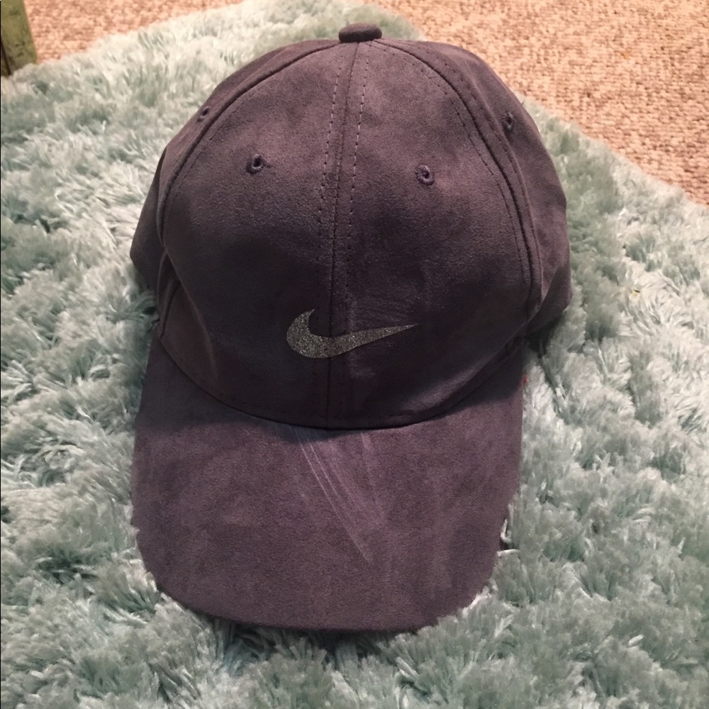 Customize Nike cap for women