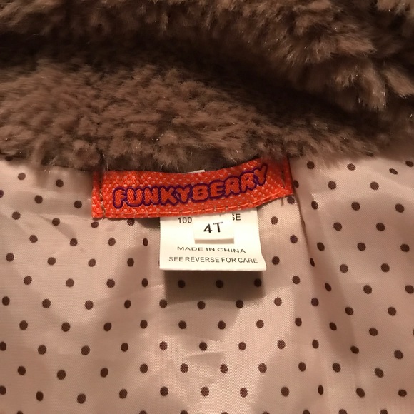 Coat - Picture 4 of 4