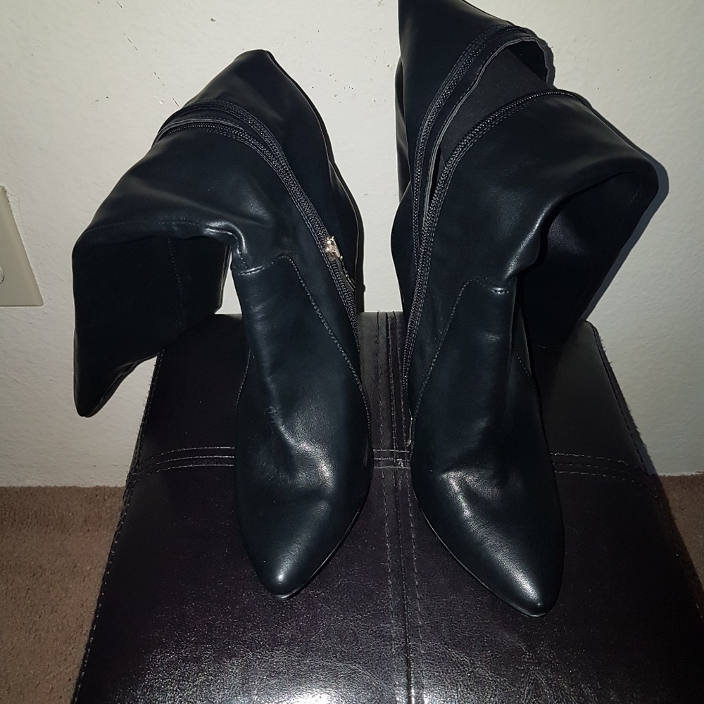 Shoes - Picture 3 of 4