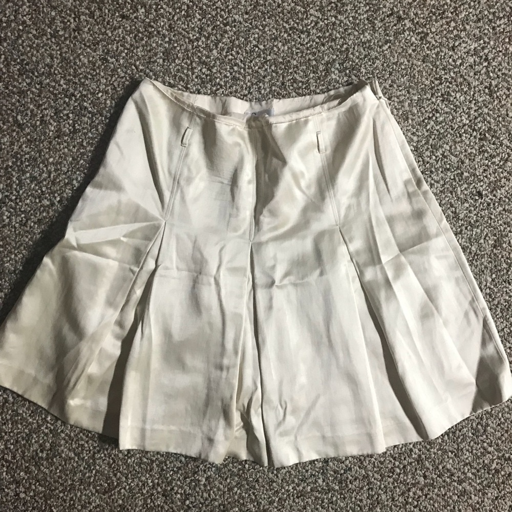 Silk Lilly Pulitzer pleated skirt.