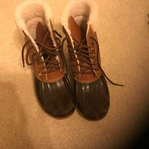 Duck boots