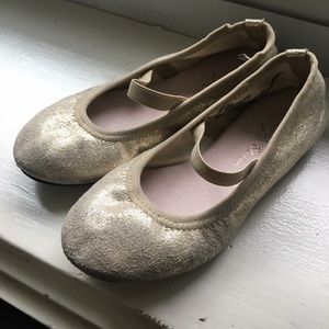 Ruby & Bloom gold flats