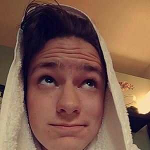 Meet your Posher, Ethan