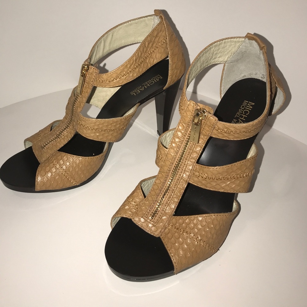 Brand New !! Michael Michael Kors Heel