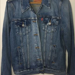 Levi’s Boyfriend Trucker Jacket