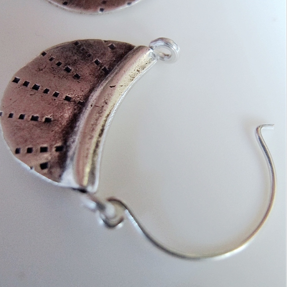 Earring - Picture 2 of 5