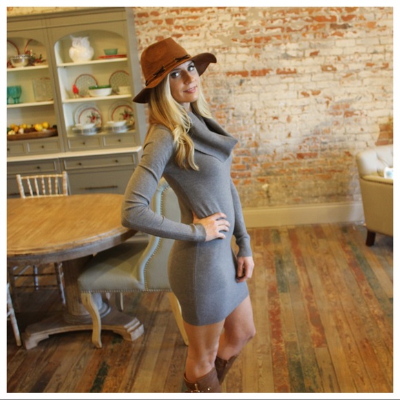 ✨LAST ONE✨Gray cowl neck long sleeve sweater dress - Picture 2 of 3