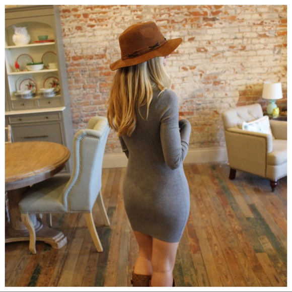 ✨LAST ONE✨Gray cowl neck long sleeve sweater dress - Picture 3 of 3