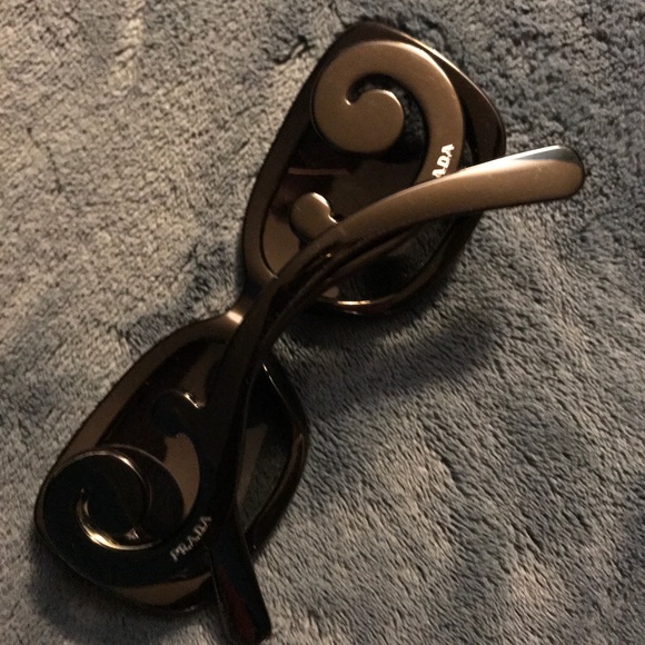 Prada Signature Scroll Sunglasses - Picture 4 of 6