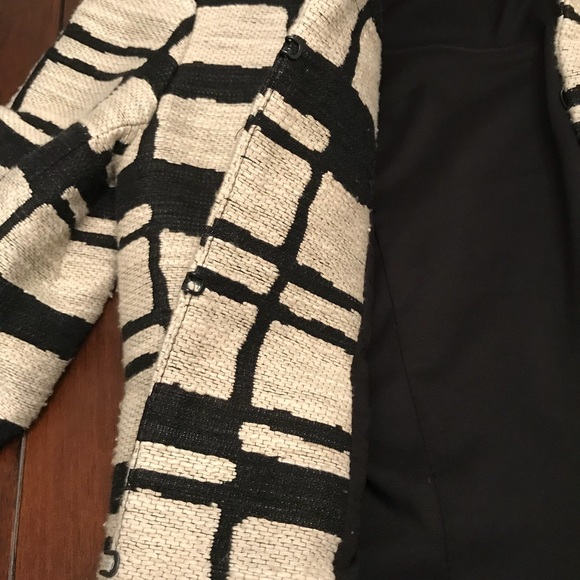 Sold Lafayette 148 New York Size 2 Blazer - Picture 4 of 8