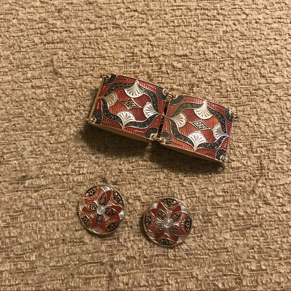 Bracelet and earrings