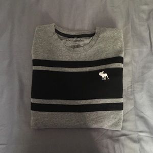 Black on grey stripped long sleeve !!