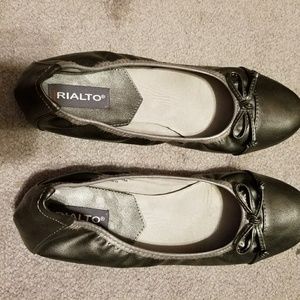 Rialto silver flats size 9