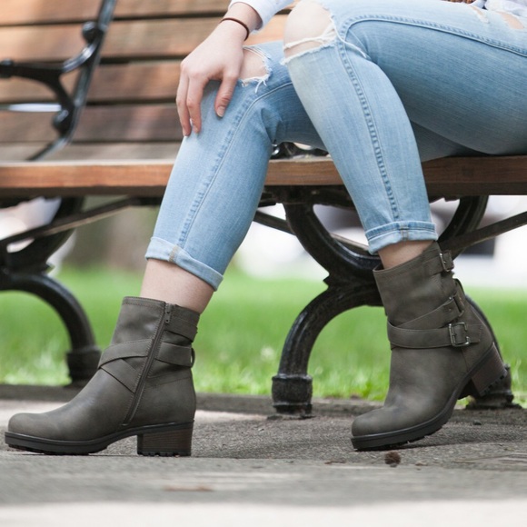 White Mountain Shoes - BIKER INSPIRED BOOTS / BOOTIES BY WHITE MOUNTAIN.
