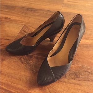 Frye All Leather Gloria Pump