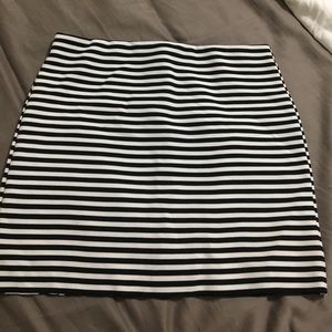 Black and white for fitting mini skirt