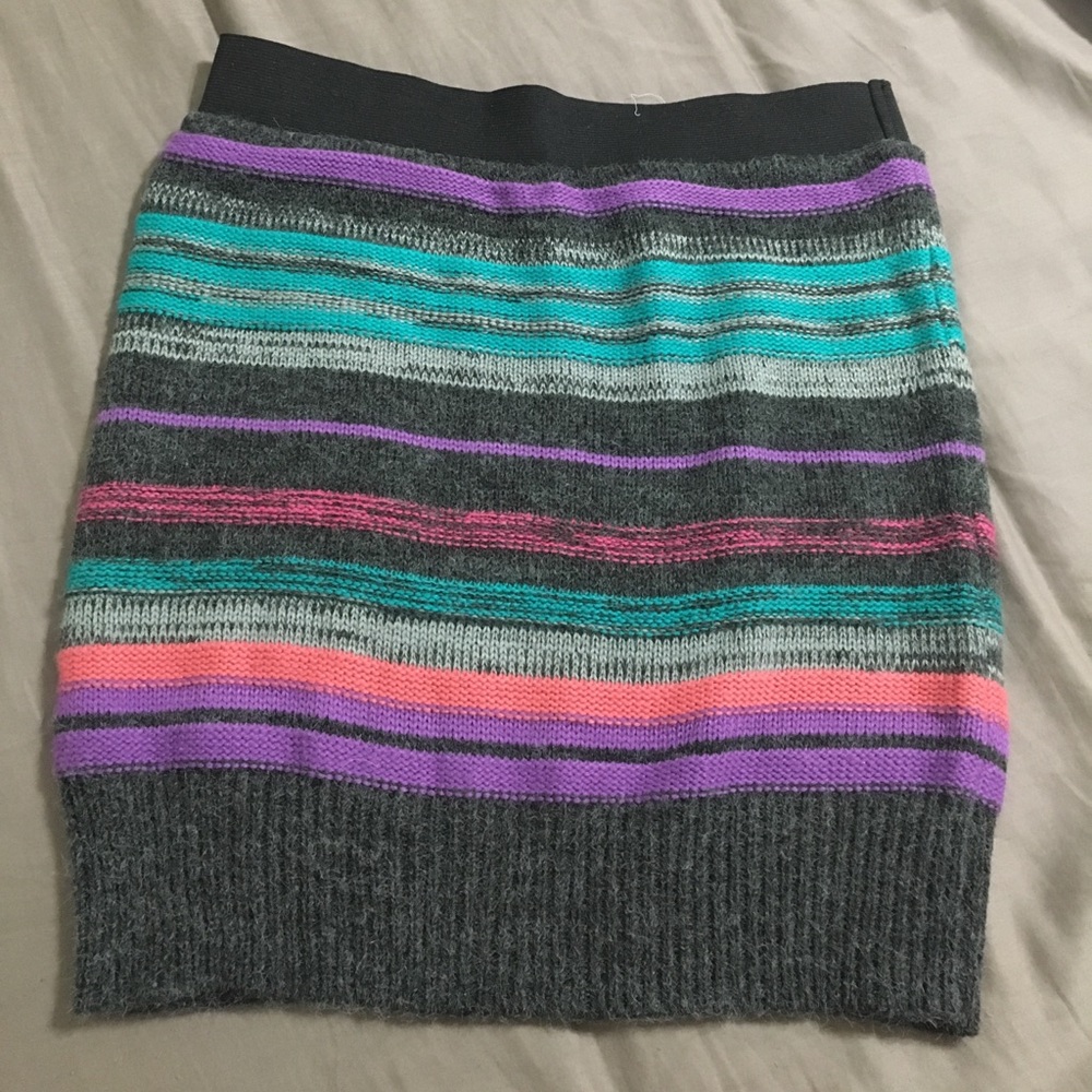 Sweater knit skirt