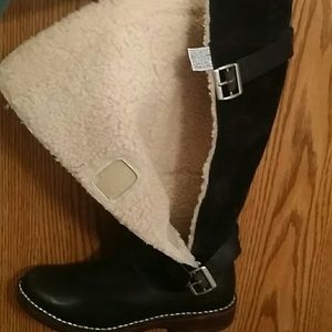UGG DUNWICH BOOTS