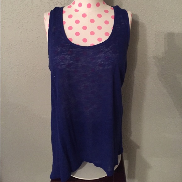 Keyhole Back Tank - Picture 2 of 3