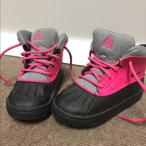 Nike Toddler Woodside Boots