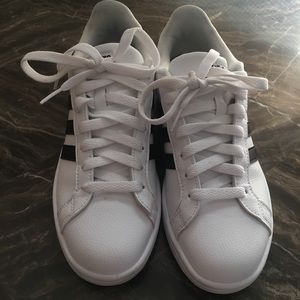 Adidas, size 7.5 traditional black and white 🤘