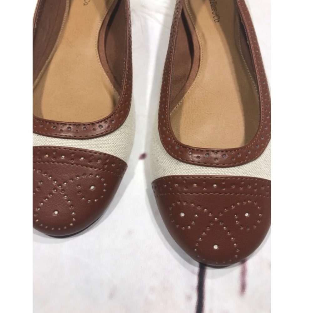 {G.H. Bass&Co.}Brilynn cream camel round toe flats