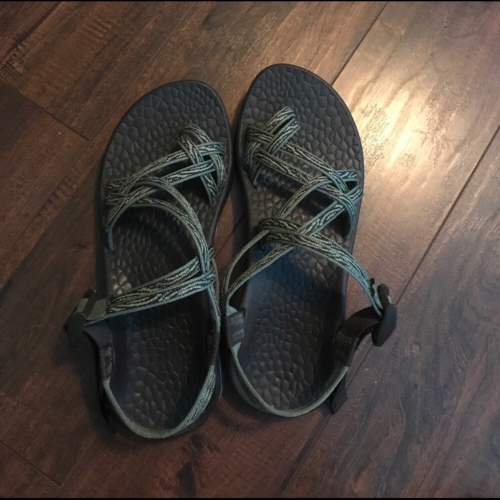Size 8 Green Chacos