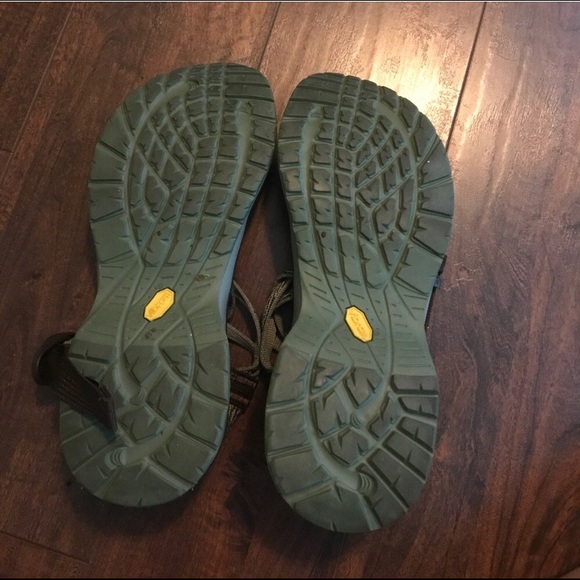 Size 8 Green Chacos - Picture 5 of 5