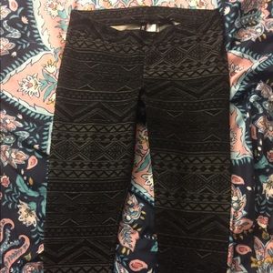 Patterned black/gray leggings