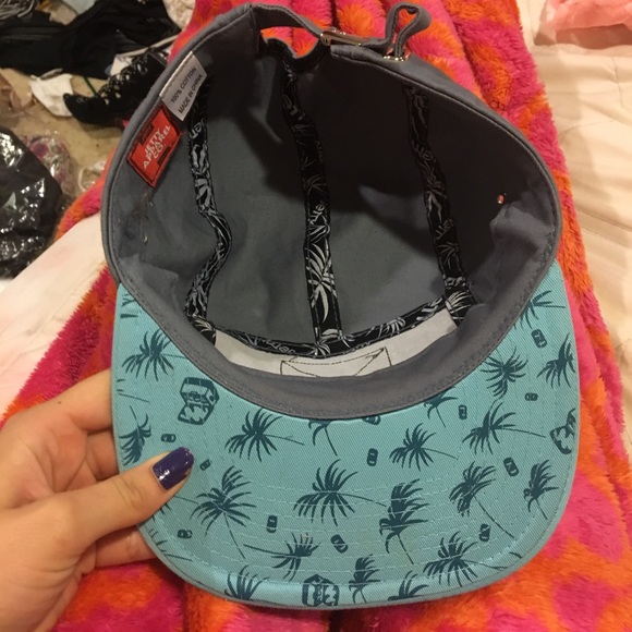 Hat - Picture 3 of 4