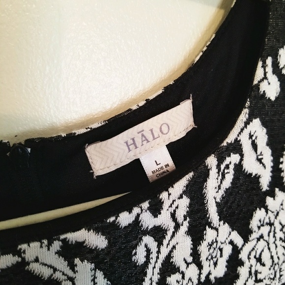 Dress - Picture 4 of 4