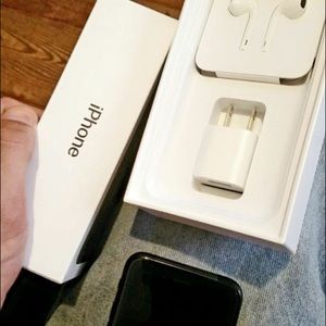 Iphone 7 , 25 Gb ( UNLOCKED)