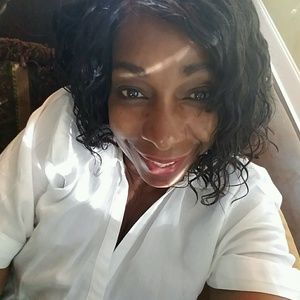 Meet your Posher, Shari