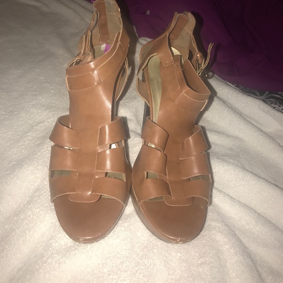 Heels - Picture 2 of 3