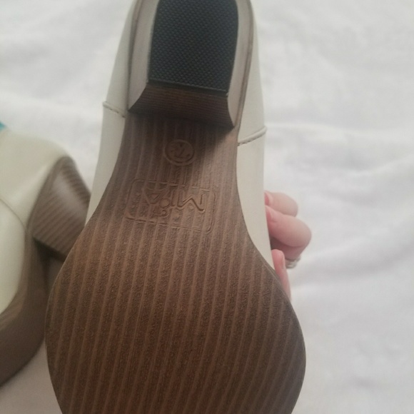 *SOLD* Cowboy boots. - Picture 4 of 4