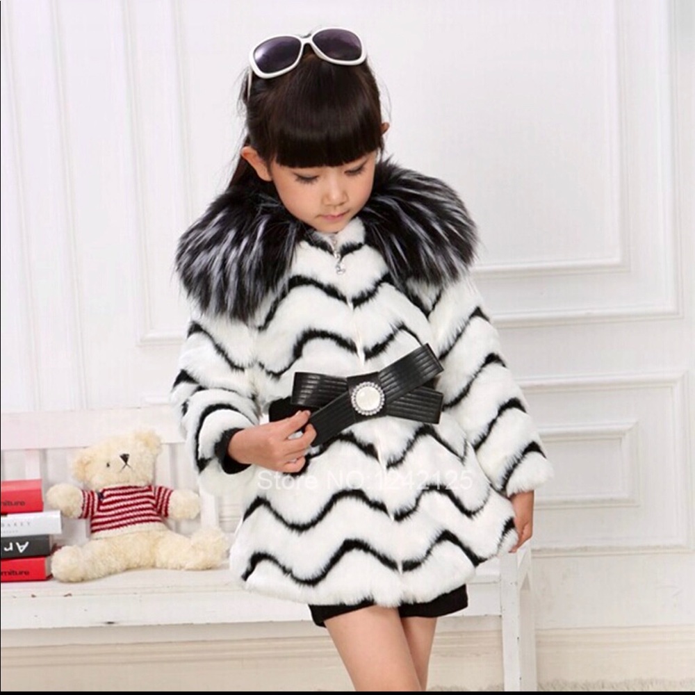 ⭐️Luxurious warm Faux Fur Coat