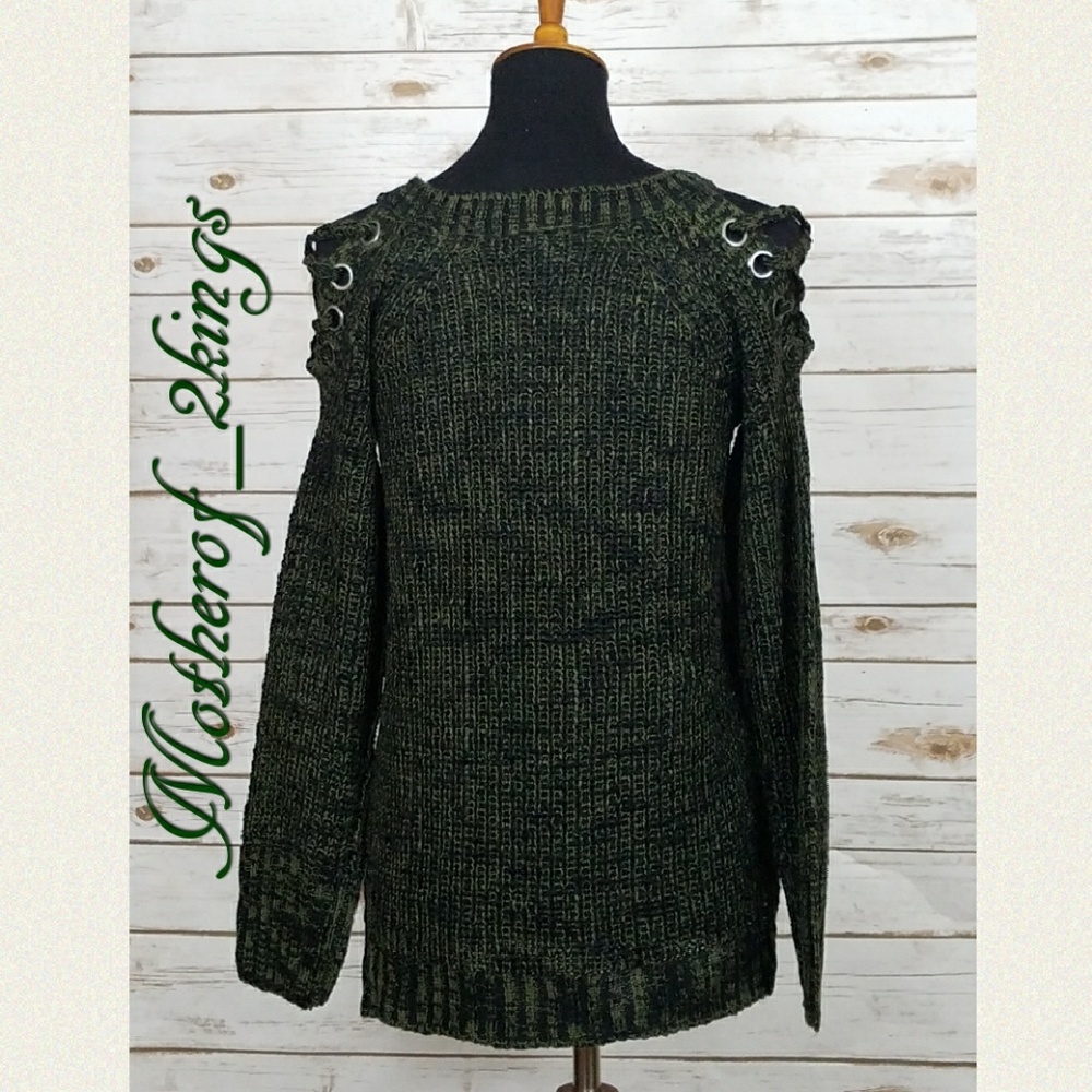 💥JUST REDUCED💥 CAGE SHOULDER SWEATER - Picture 4 of 6